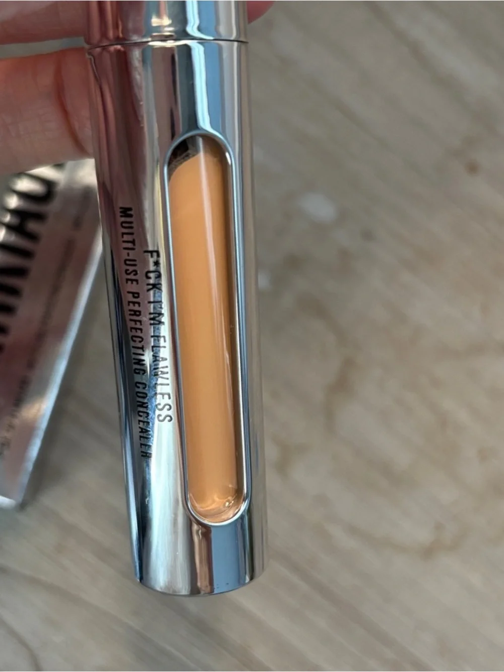 Il Makiage #9 F*ck I’m Flawless Perfecting Concealer #9- 7mL/0.23 fl oz
